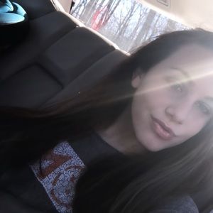 Meet your Posher, Ayla